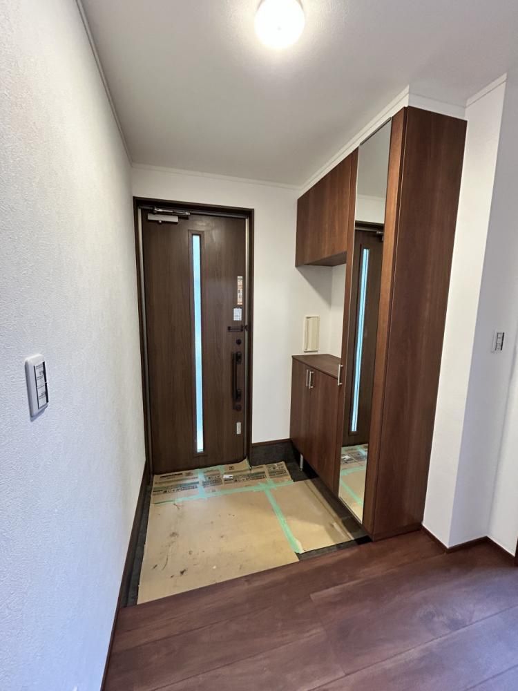 Renovated 4LDK House near Ōnakayama Station, Nanae, Hokkaido - Thumbnail 3