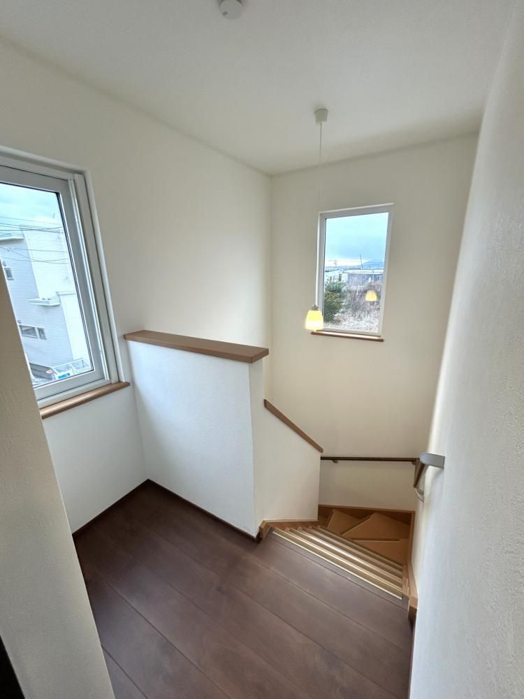 Renovated 4LDK House near Ōnakayama Station, Nanae, Hokkaido - Thumbnail 2