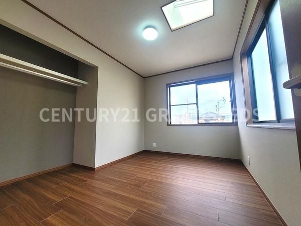 Renovated 4SLDK House for Sale in Takatsuki, Osaka - Thumbnail 4