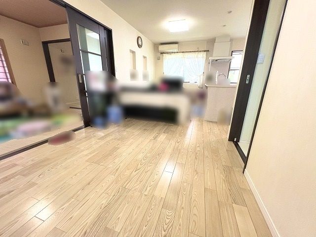 5LDK Detached House for Sale in Heguri, Nara - 14-Year-Old Build - Thumbnail 4