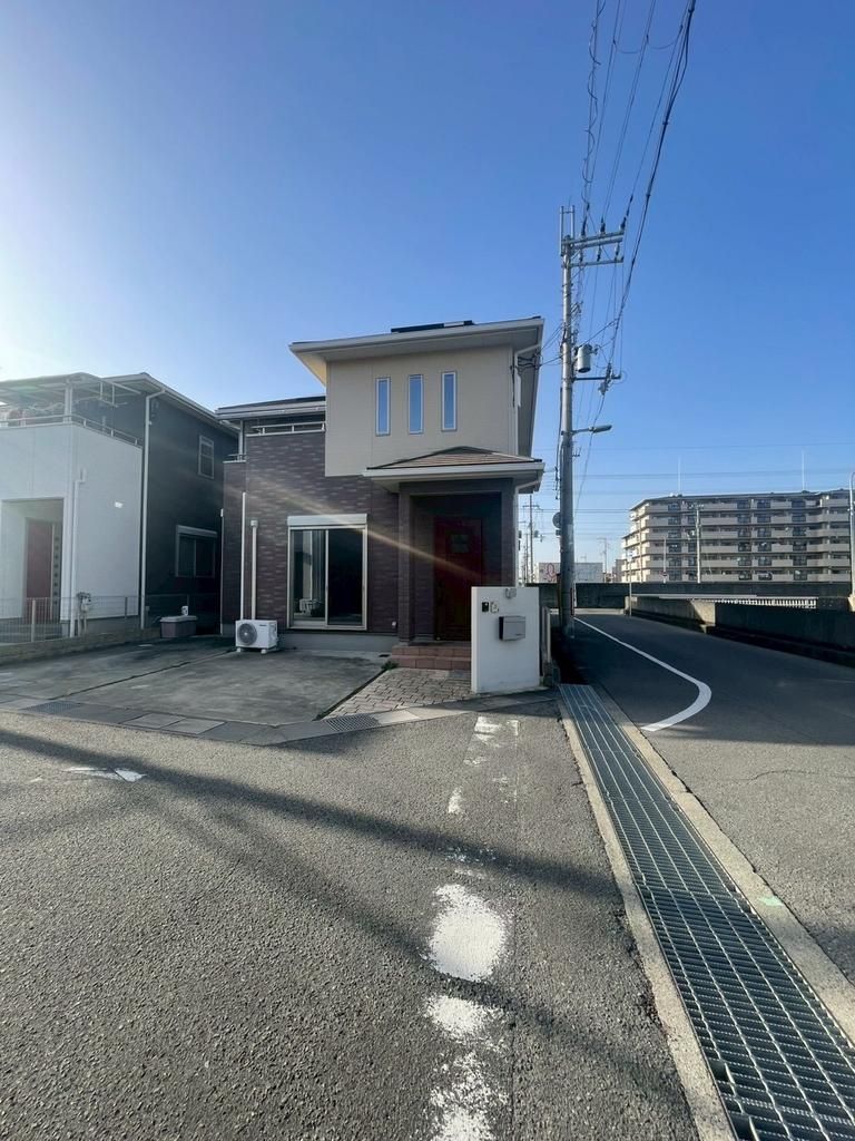 3LDK Modern House for Sale in Izumisano, Osaka - Thumbnail 2