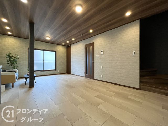 Renovated 3LDK House in Nishiyodogawa, Osaka - 92.61 sqm - Thumbnail 2