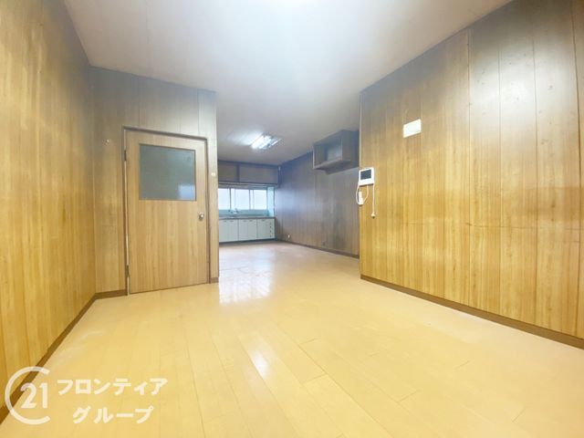 5LDK Detached House with Bungalow in Neyagawa, Osaka - Thumbnail 3