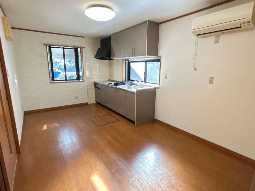 Renovated 4DK House in Tsuruga, Fukui with 2-Year Warranty - Thumbnail 2