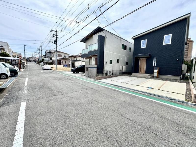 Modern 5SLDK House in Kumatori with Solar Power & Underfloor Heating - Thumbnail 2