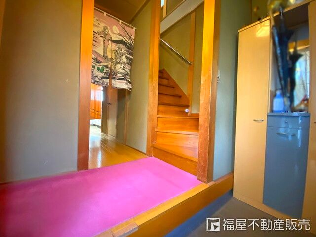 4DK House in Toyonaka, Osaka – 110 sqm, 3 Stories - Thumbnail 3