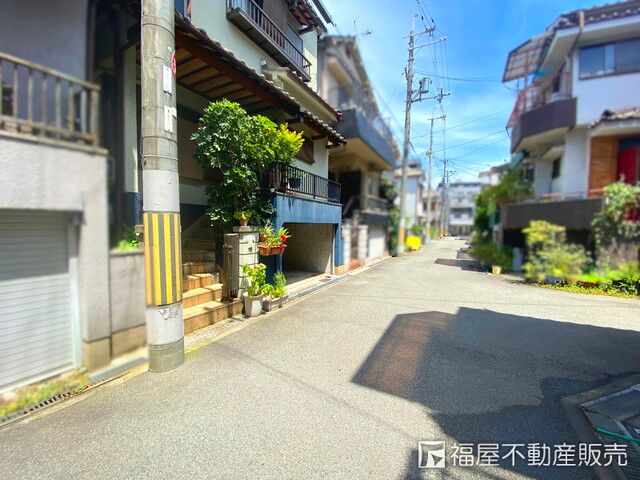 4DK House in Toyonaka, Osaka – 110 sqm, 3 Stories - Thumbnail 2
