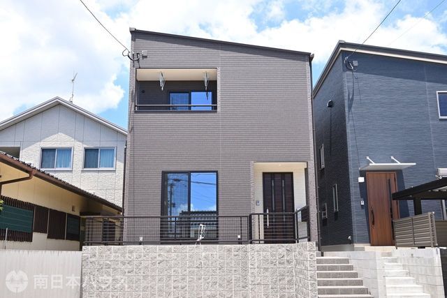 Modern 3SLDK House in Kagoshima's Hoshigamine | Near Schools & Station - Thumbnail 2