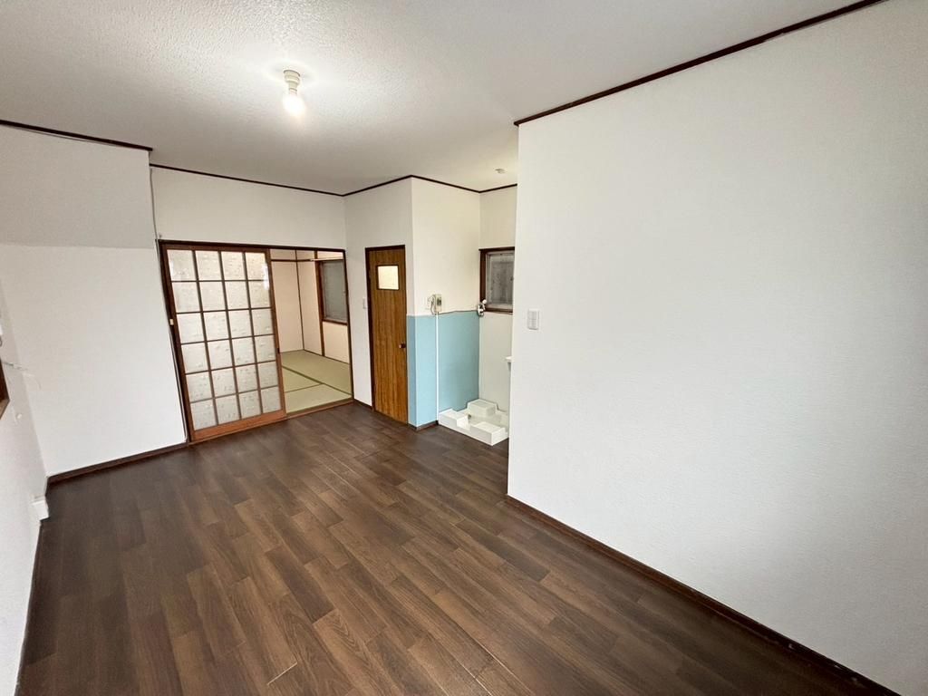 Renovated 5LDK House for Sale Near Hatsushiba Station, Sakai - Thumbnail 4