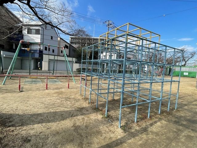 5LDK Steel Frame House Near Shirokita Koen-dori Station - Thumbnail 4