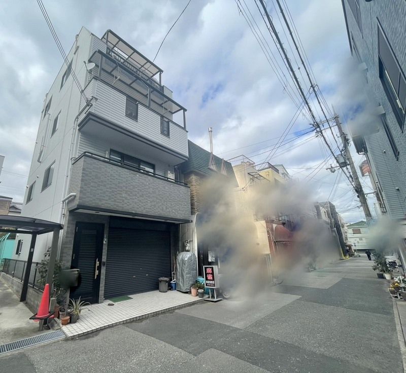 5LDK Home for Sale Near Itayado Station, Kobe | Flexible Use - Image 1