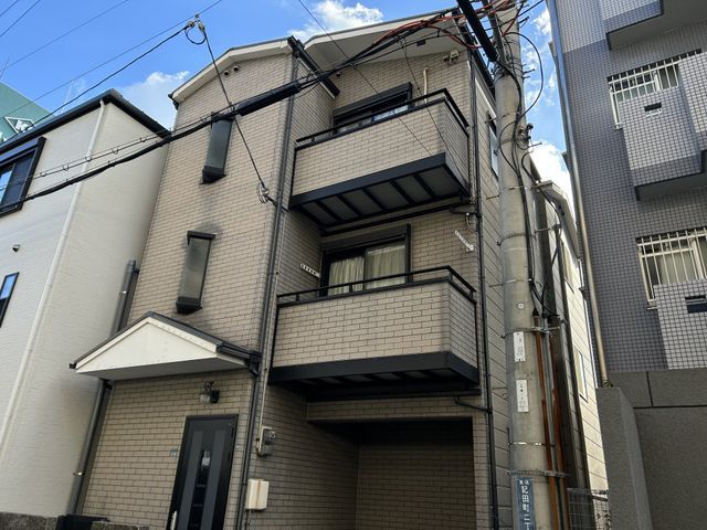 Renovated 4DK House for Sale in Kobe Nada-ku, Hyogo - Image 1