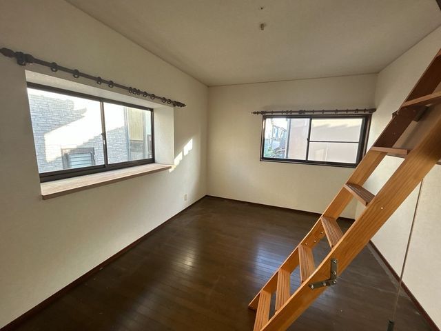 4LDK Renovated House on Corner Lot in Uchinada, Ishikawa - Thumbnail 4