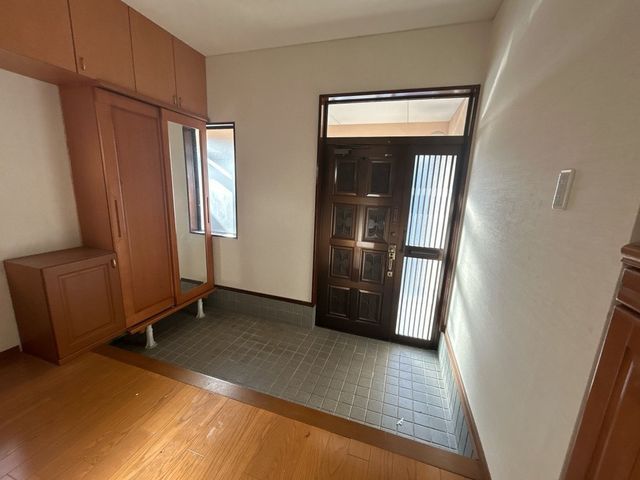 4LDK Renovated House on Corner Lot in Uchinada, Ishikawa - Thumbnail 2