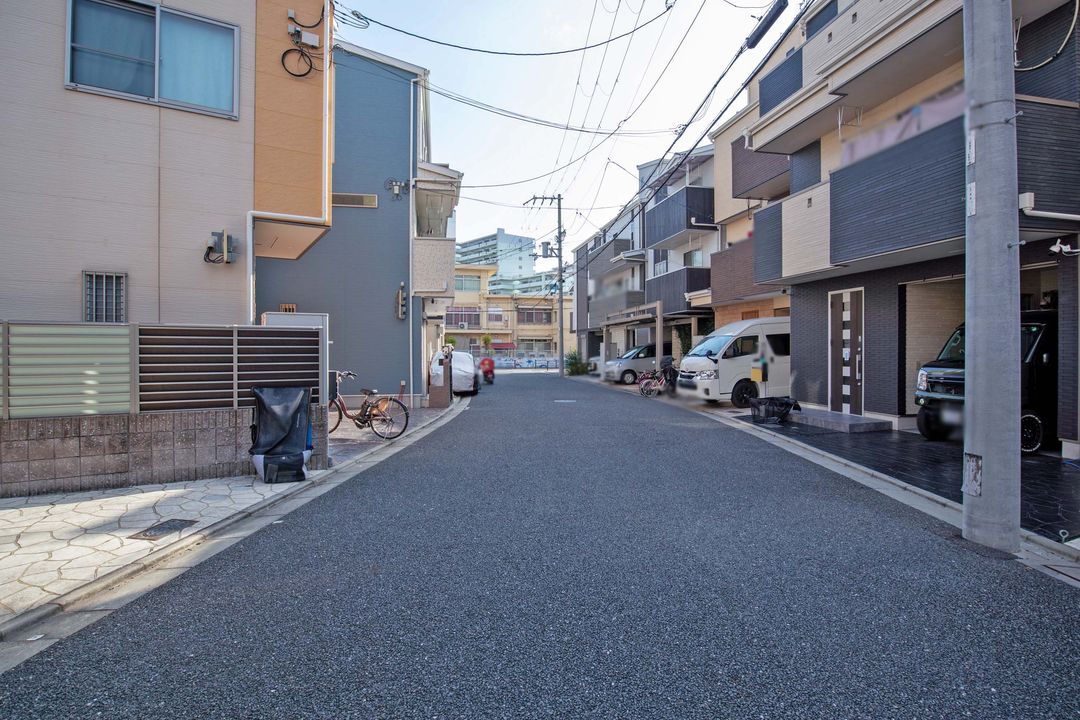 3LDK Wooden House for Sale in Yodogawa Ward, Osaka - Thumbnail 2