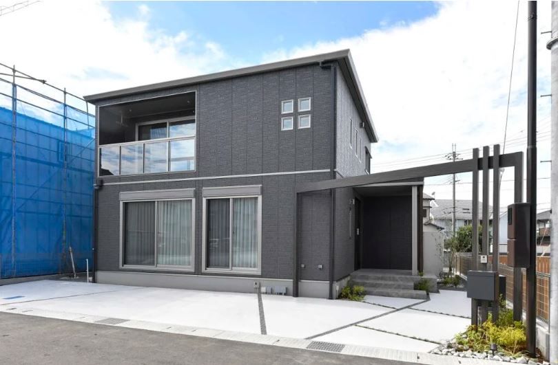 Sekisui Heim Model Home with Solar in Inami, Hyogo - Thumbnail 2