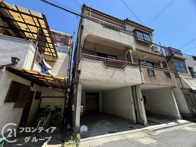 4DK House for Sale in Kadoma, Osaka - 70.32 sqm - Thumbnail 2