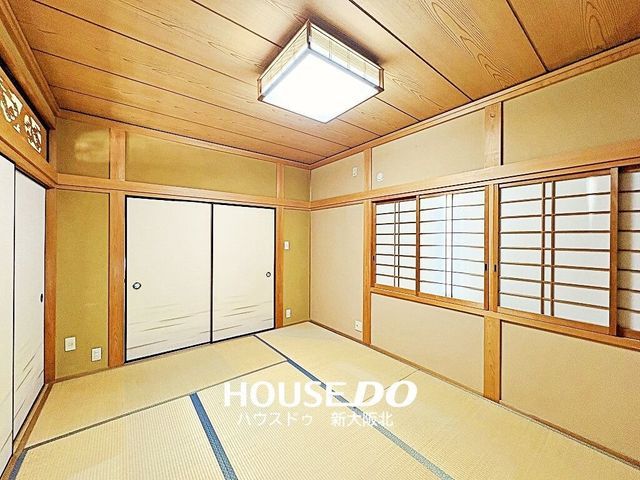 6LDK Detached House for Sale in Suita, Osaka - 125.49 sqm - Thumbnail 2