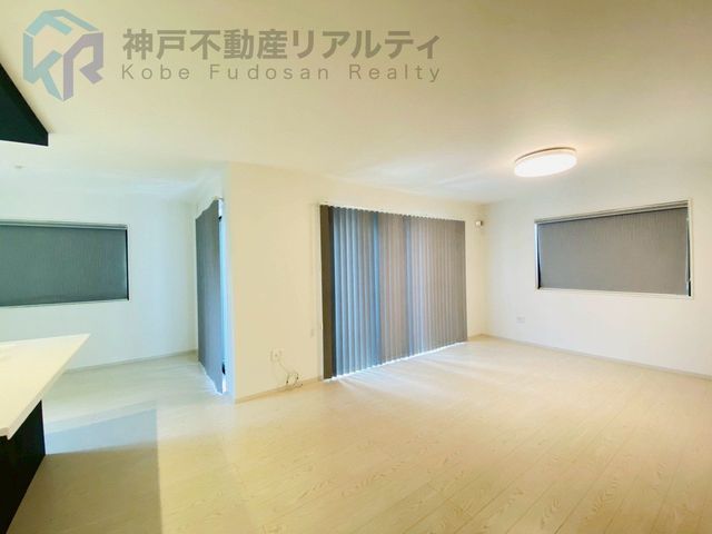 Modern 4LDK House in Kasumigaoka, Kobe - 2022 Build - Thumbnail 2