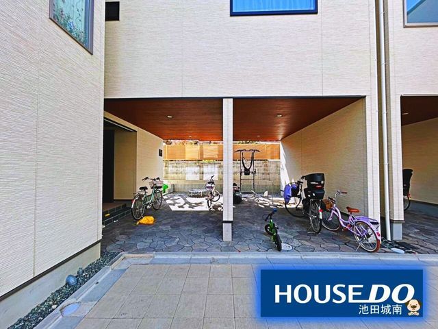 Modern 3-Story Wooden House for Sale in Ikeda, Osaka - Thumbnail 3