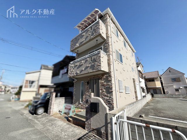 Renovated 4SLDK House in Amagasaki, Hyogo | 111.78 sqm - Thumbnail 2