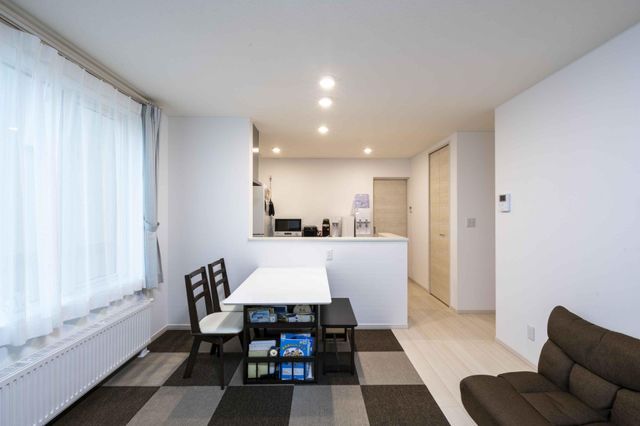 5LDK Two-Generation House for Sale in Ebetsu, Hokkaido - Thumbnail 2