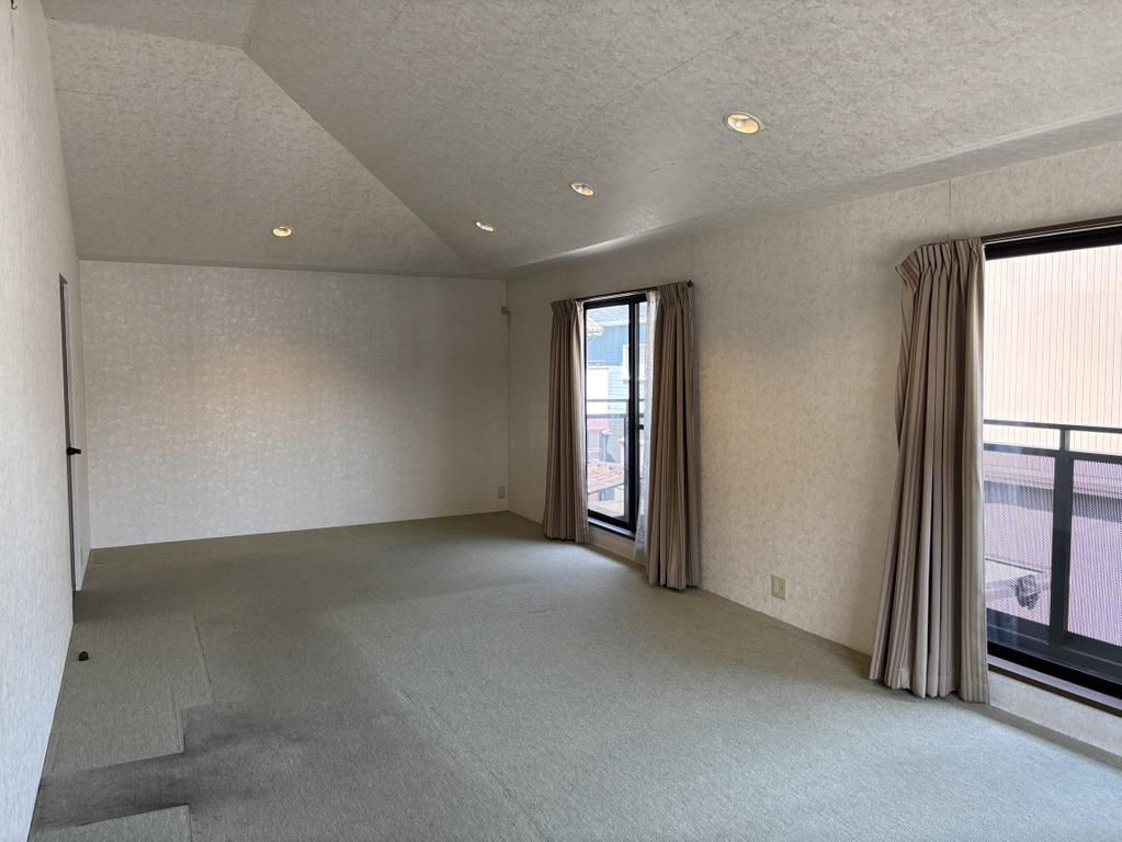 2LDK Detached House with Sunroom and Parking for 3 Cars in Kashihara - Thumbnail 3