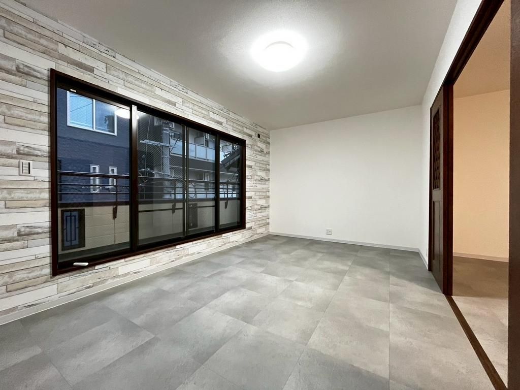 Renovated 5LDK Detached House Near Suminoe Station, Osaka - Thumbnail 3