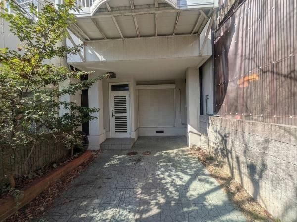 Renovated 3LDK Steel House for Sale in Kyoto Higashiyama - Thumbnail 2