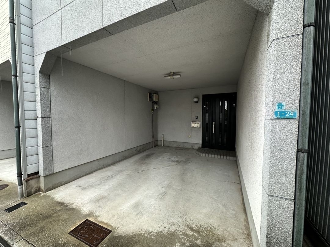 3LDK Detached House for Sale in Suminoe-ku, Osaka - Thumbnail 2
