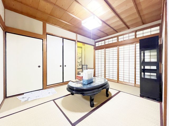 Two-Family Home for Sale in Izumi City, Osaka - 7SLDK, Large Land - Thumbnail 4