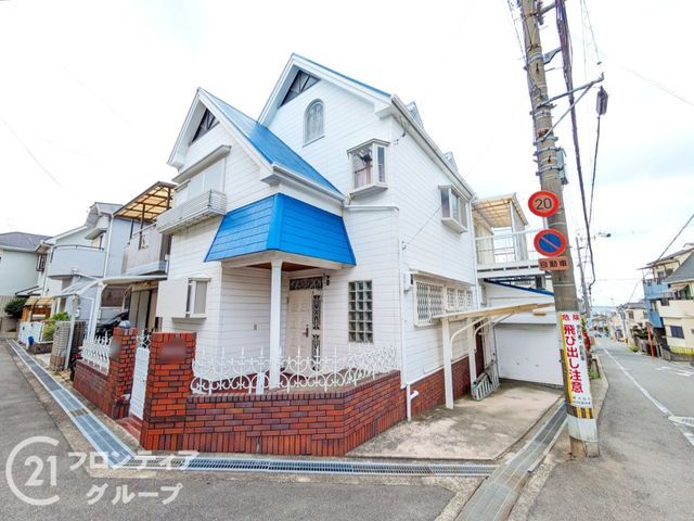 6SDK Family Home for Sale in Higashiosaka, Osaka - Thumbnail 2