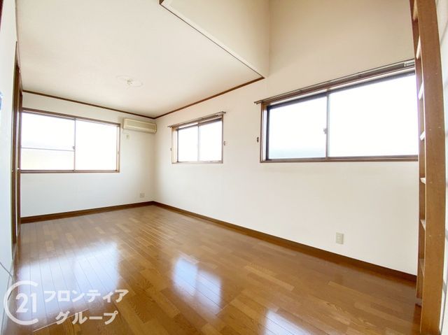 4LDK Traditional Style House for Sale in Higashisumiyoshi, Osaka - Thumbnail 3