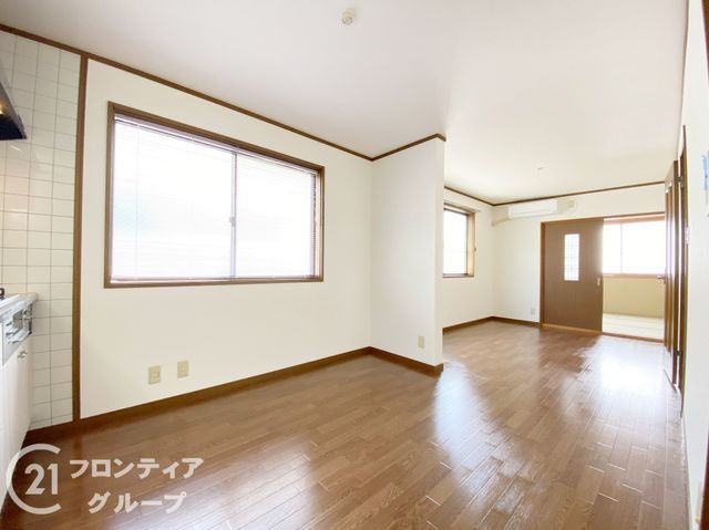 4LDK Traditional Style House for Sale in Higashisumiyoshi, Osaka - Thumbnail 4