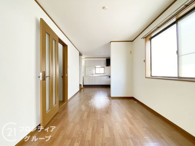 4LDK Traditional Style House for Sale in Higashisumiyoshi, Osaka - Thumbnail 2