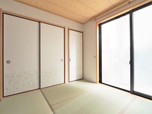 3-Story Wooden House for Sale in Tezukayama, Osaka - 5DK, 101.47㎡ - Thumbnail 2