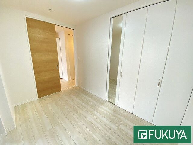 Modern 4LDK Detached House for Sale in Neyagawa, Osaka - Thumbnail 2