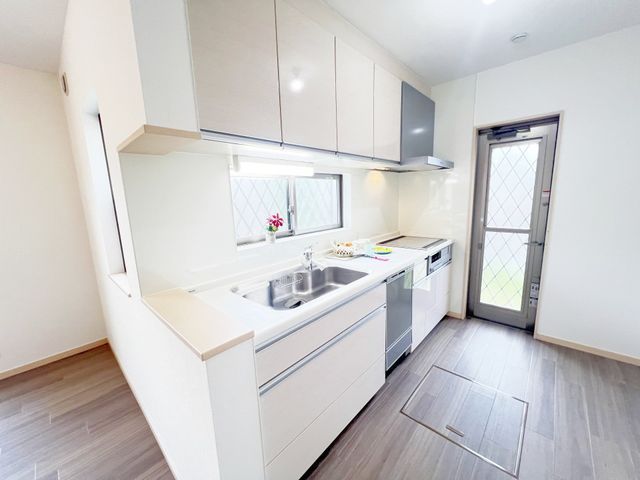 Renovated 4LDK Family House with Garden in Tondabayashi, Osaka - Thumbnail 3