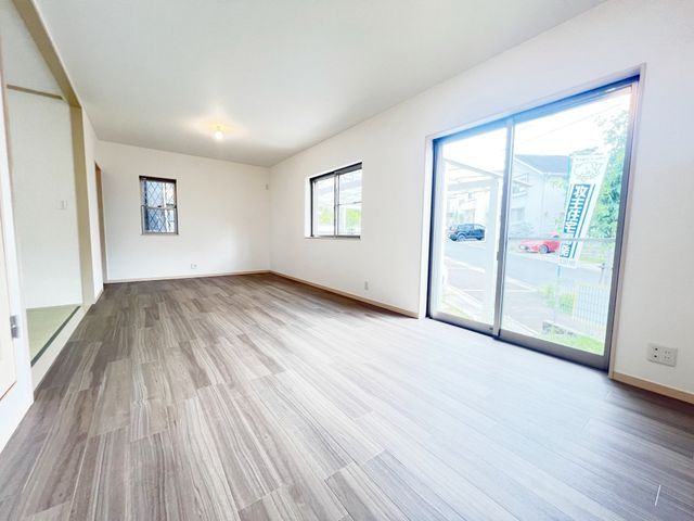 Renovated 4LDK Family House with Garden in Tondabayashi, Osaka - Thumbnail 2