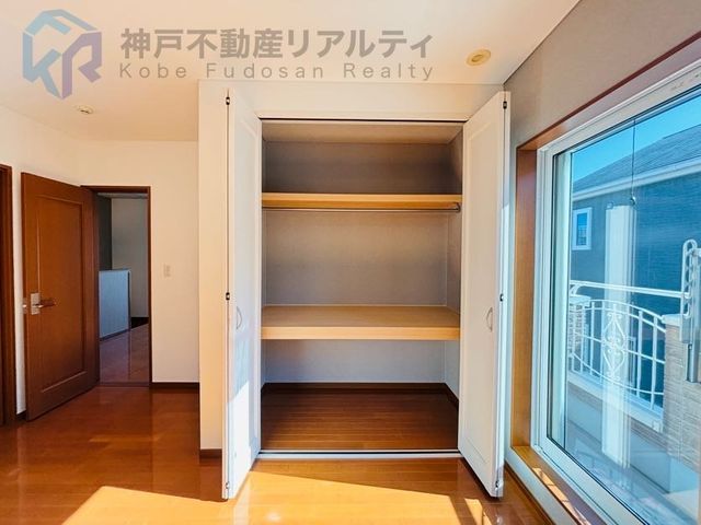 Renovated 4LDK House Near Yamanomachi Station, Kobe - Thumbnail 2