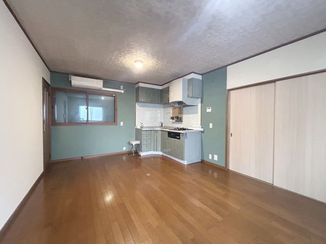 4LDK House with Garage for Sale in Moriguchi, Osaka - Thumbnail 4