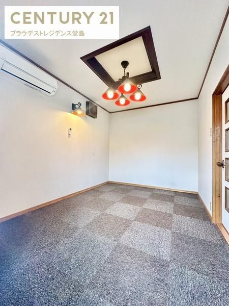 Traditional 4DK House with 3 Japanese Rooms in Kadoma, Osaka - Thumbnail 2