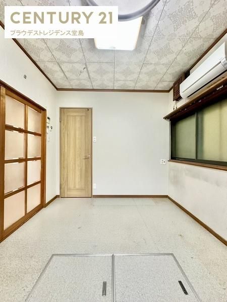 Traditional 4DK House with 3 Japanese Rooms in Kadoma, Osaka - Thumbnail 3