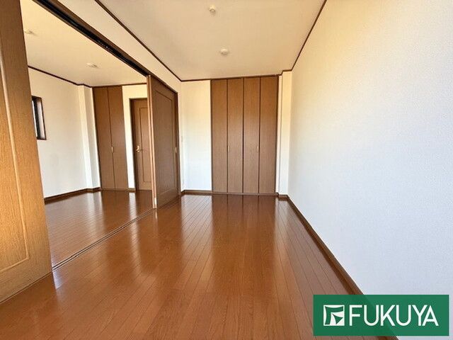 Renovated 5LDK House for Sale in Miyakojima, Osaka - Thumbnail 4