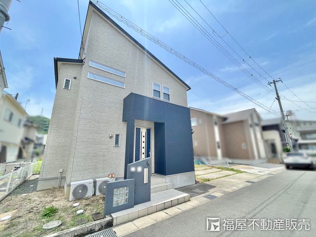 2018-Built 4LDK Solar-Powered House in Himeji, Hyogo - Thumbnail 3