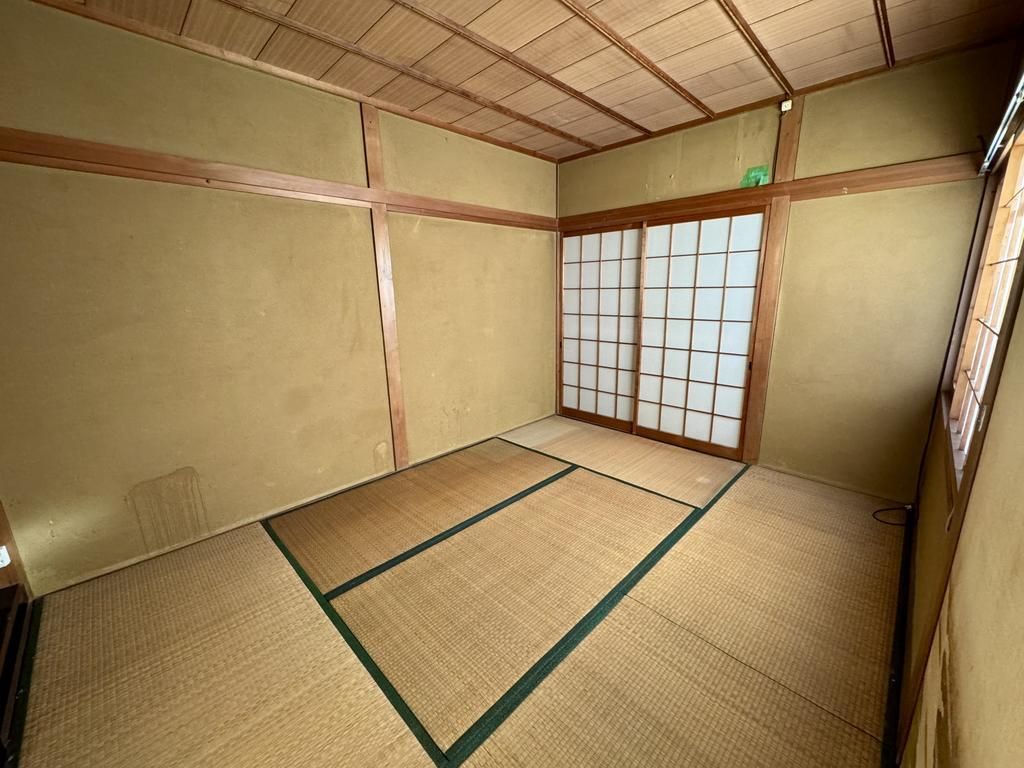 5DK Detached House for Sale in Yao, Osaka - Near Station & School - Thumbnail 3