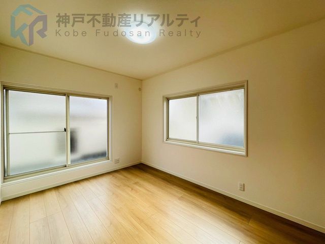 Renovated 3LDK House with Parking in Kobe's Seiryodai - Thumbnail 4