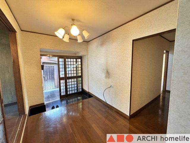 7LDK Renovated Family House with Large Garden in Himeji - Thumbnail 4