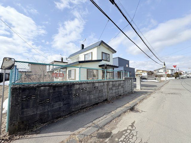 4LDK House for Sale with Large Garden in Tomakomai, Hokkaido - Thumbnail 3
