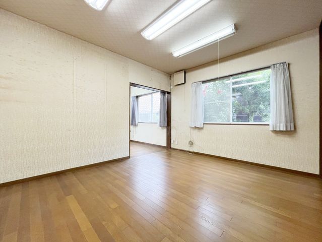 4SLDK House for Sale in Kamine-cho, Nishinomiya, Hyogo - Thumbnail 2
